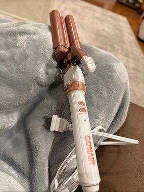 Conair Rose Gold Triple Barrel Waver - White/Rose Gold